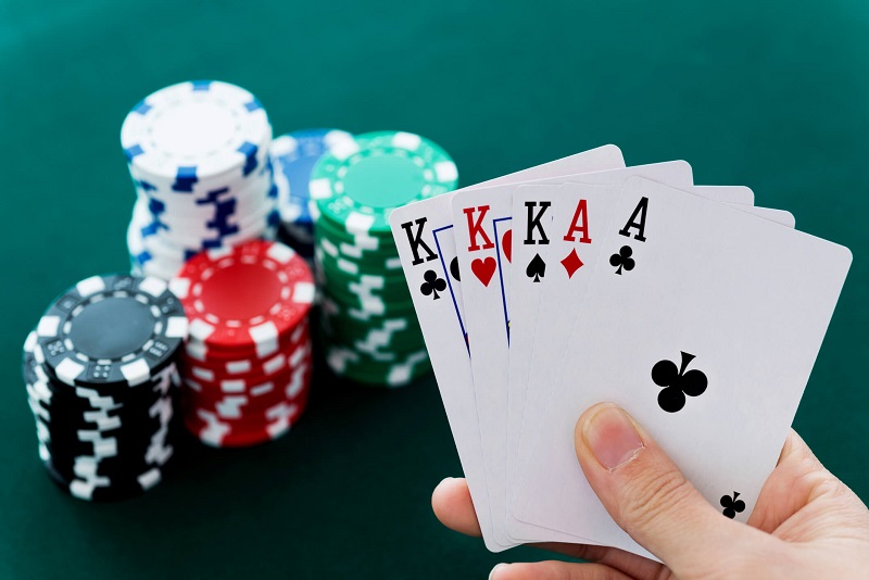 Bài Rác Trong Poker Là Gì? Cách Xử Lý Bài Rác Hiệu Quả