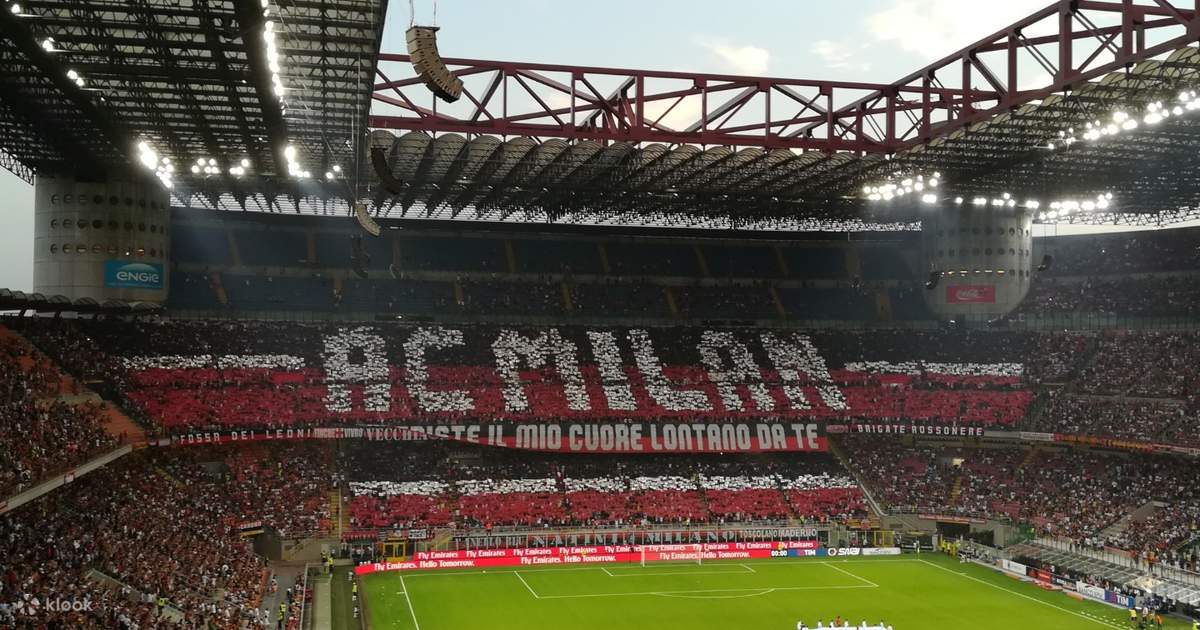 Toàn cảnh sân vận động San Siro tại Milan với kiến trúc đồ sộ qua các thời kỳ mở rộng